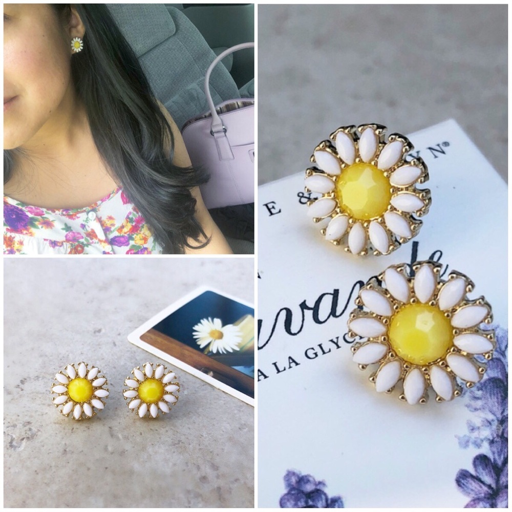 Flower Earrings - Picture 6 of 7
